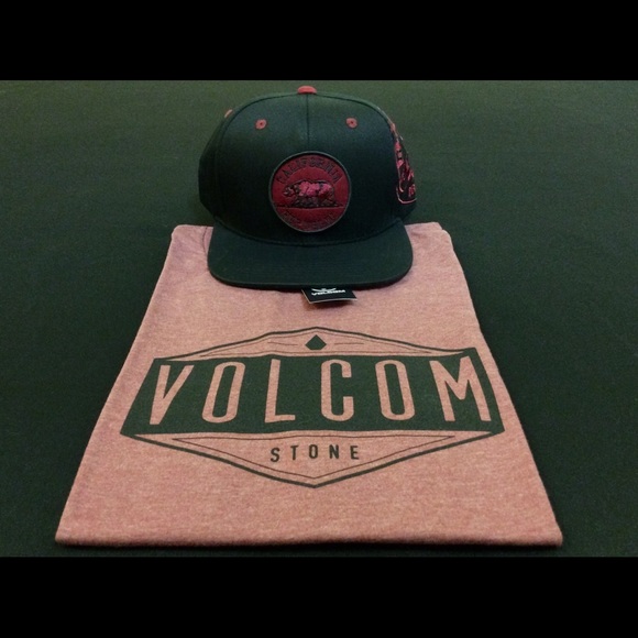 🚫SOLD🚫 *BRAND NEW* $90 - Hat & 2 Shirts Combo - Picture 1 of 2